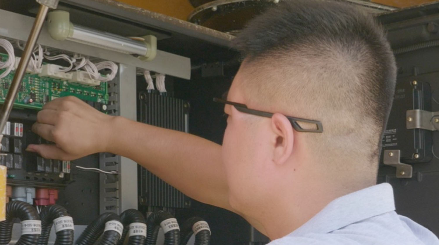 AR glasses Mechanical Maintenance Solution 